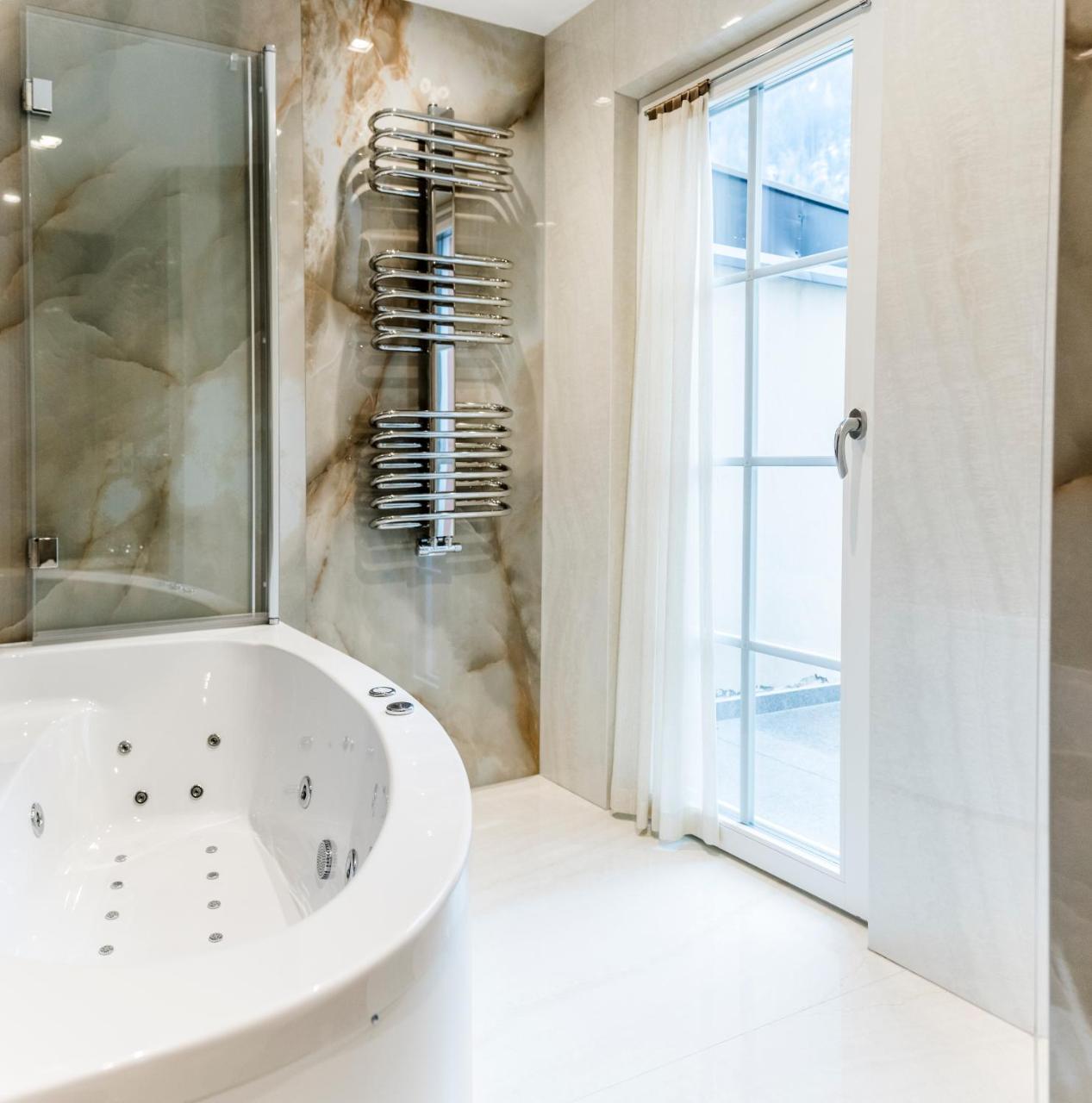 Apartments Villa Venezia Luxury Ortisei Eksteriør billede